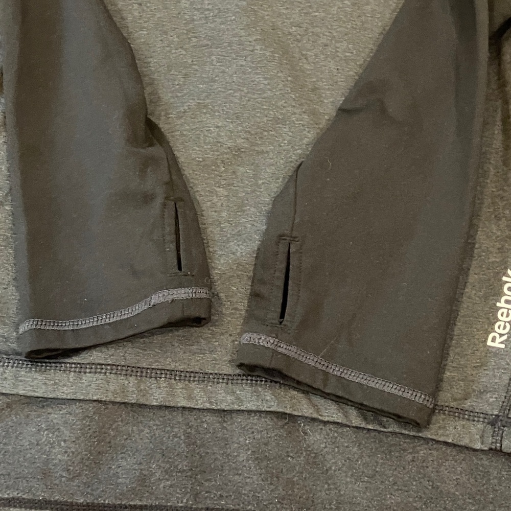 Reebok large wm’s Performance Long Sleeve Shirt / fleece sweater - Picture 15 of 16